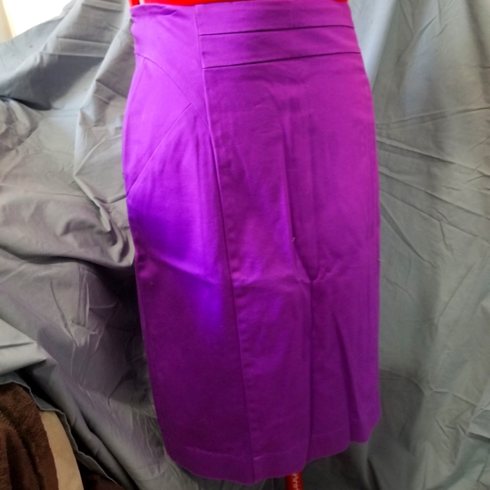Stretchy purple pencil skirt